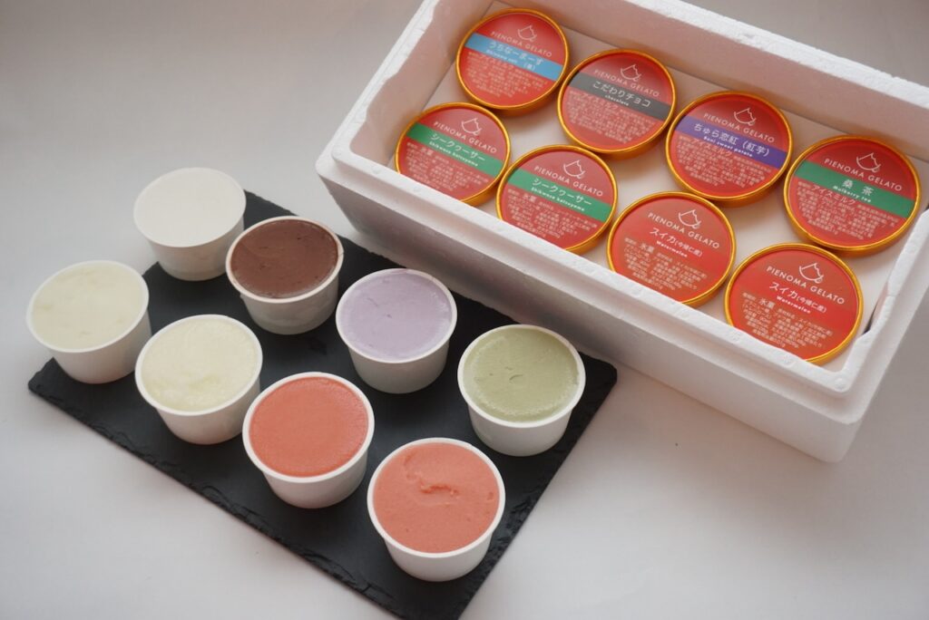 ピエノマジェラートのカップジェラート詰め合わせセット。多彩なフレーバーを自宅で楽しめるギフトジェラート